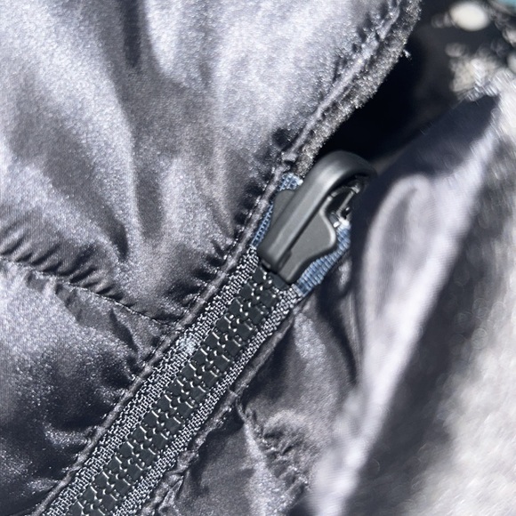 Chico’s velour Quilted Vest NWT! - Picture 5 of 6